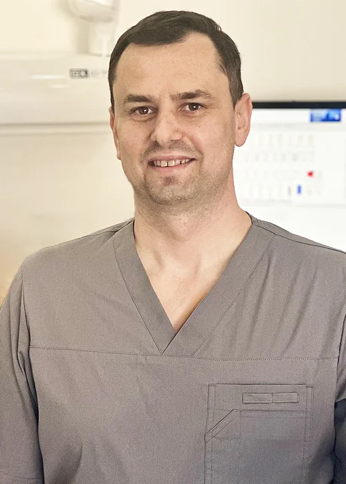 Dentist Romanesc In Londra Poza Cu Echipa Cabinetului Stomatologic